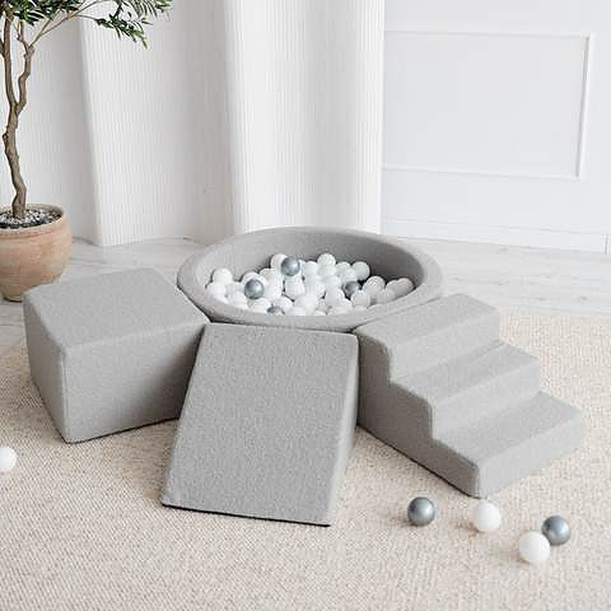 Spiellandschaft aus Bouclé – Grau